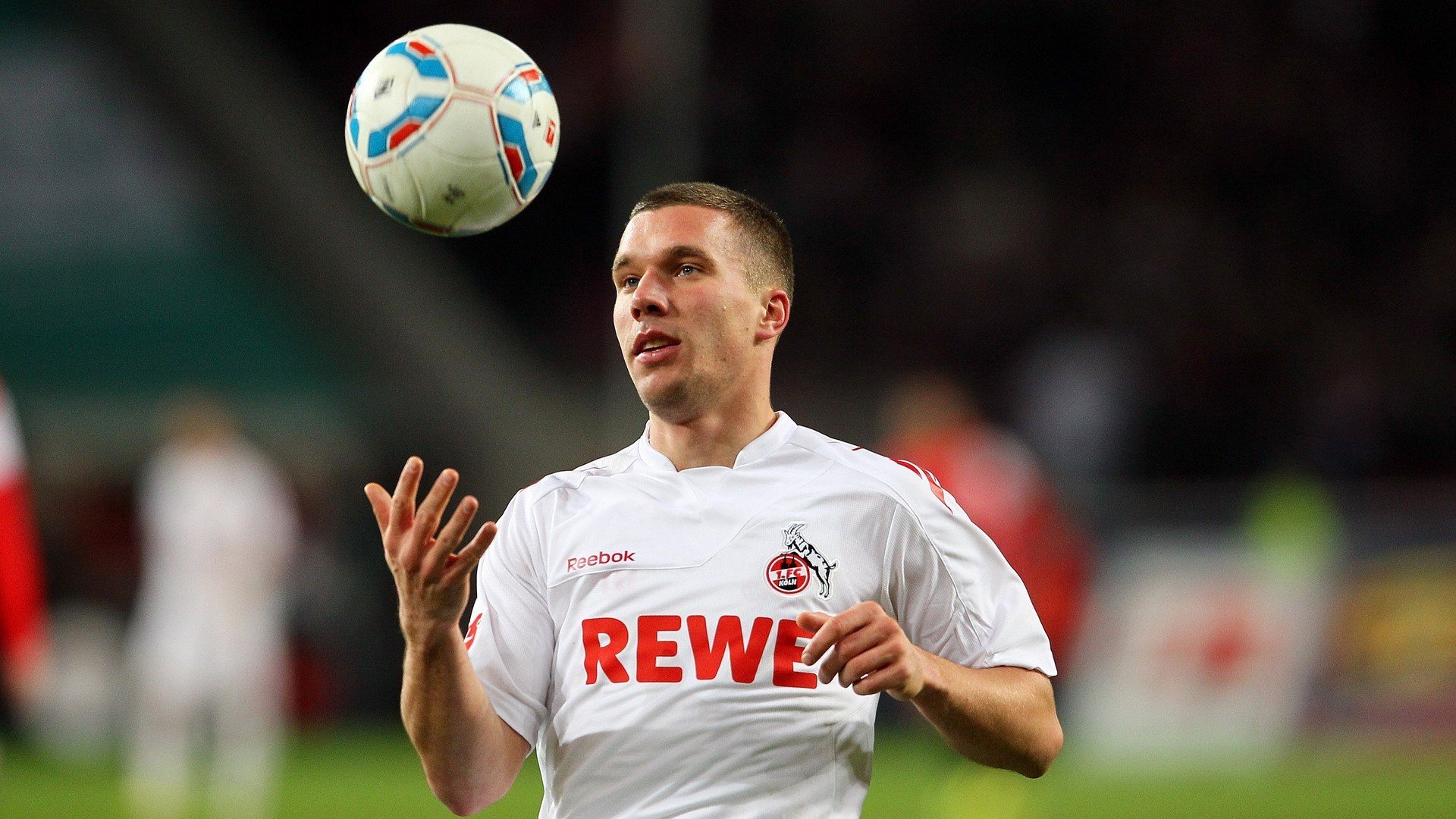 爱游戏中国-艾比·德尔福：站位精准，助力南非队防线无懈可击，《艾比·里德尔》